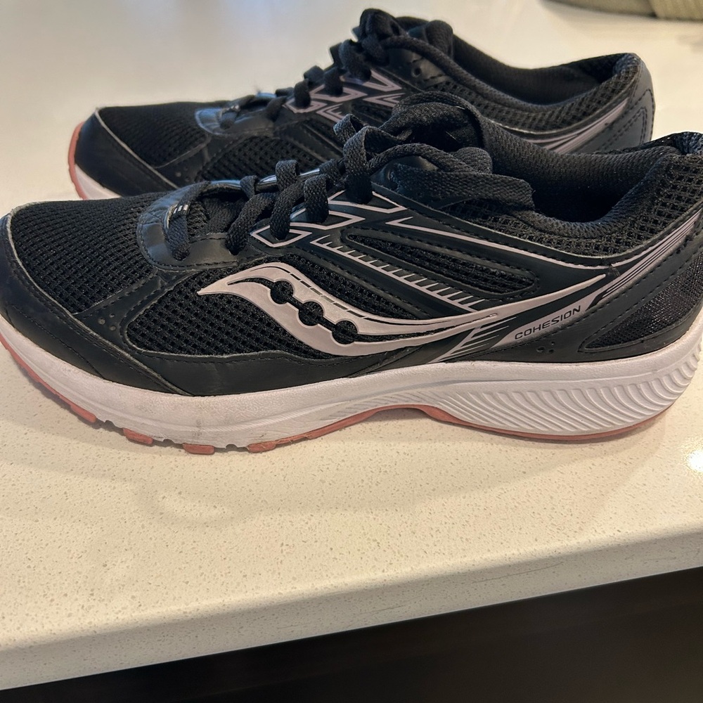 Saucony Women's Black and Light Pink Athletic Shoes